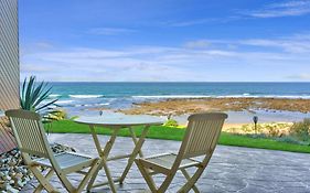 Absolute Beachfront L Couples Getaway